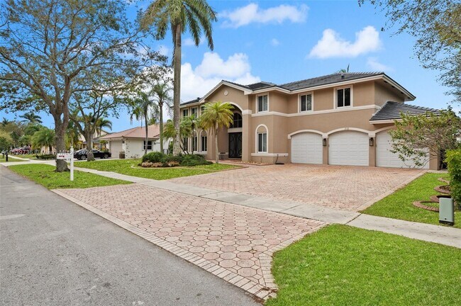 Building Photo - 310 NW 198th Ave