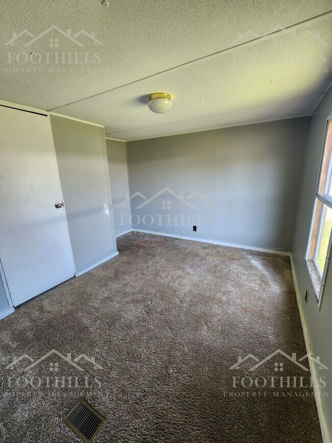 Foto del edificio - 2-Bedroom Mobile Home in Colony Park with ...