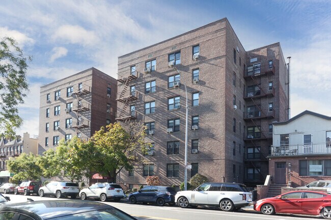 Foto del edificio - 9040 Fort Hamilton Pkwy