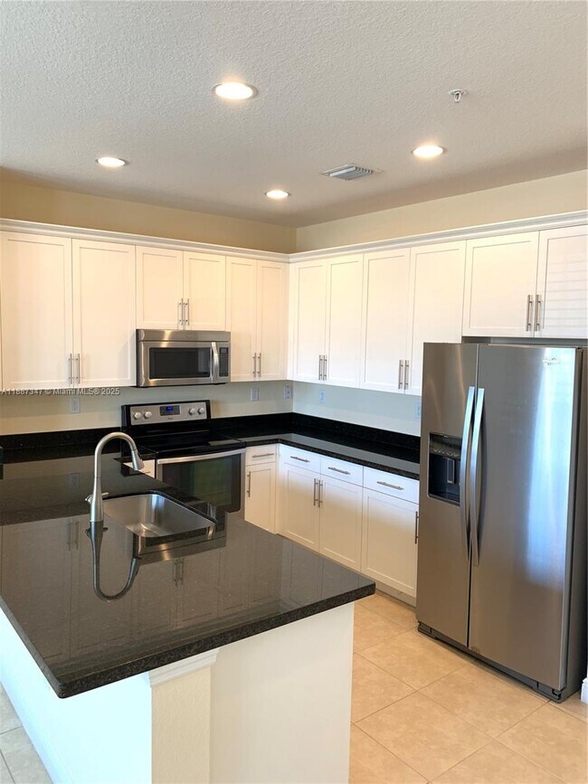 Foto del edificio - 1044 SW 147th Ave