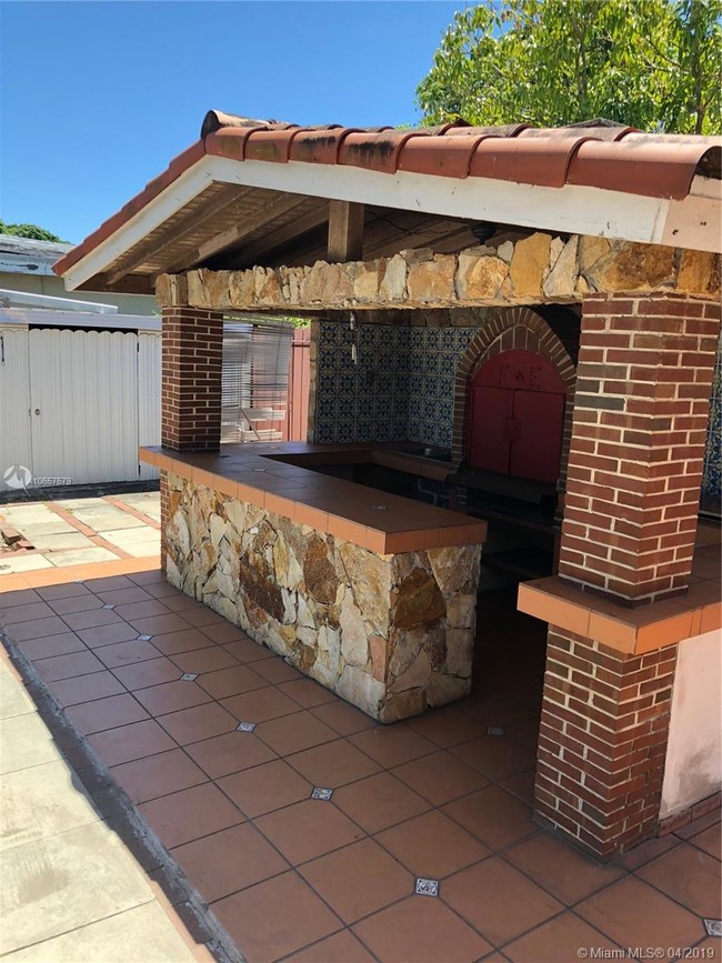 Building Photo - 5195 E 4th Ave