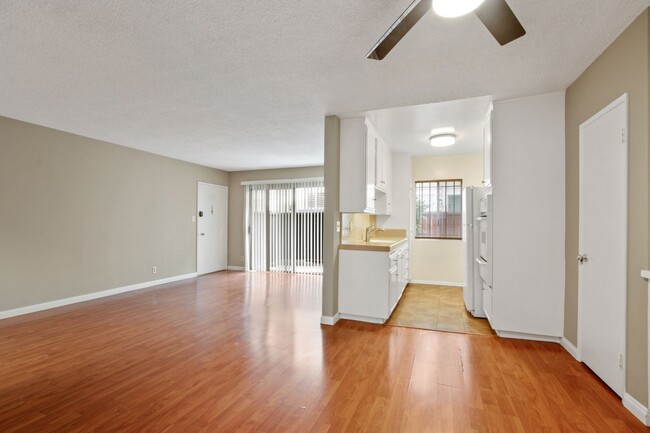 Building Photo - 3735 Mentone Ave