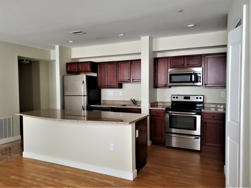 20 Pond St Unit 201, Braintree, MA 02184 Room for Rent in Braintree