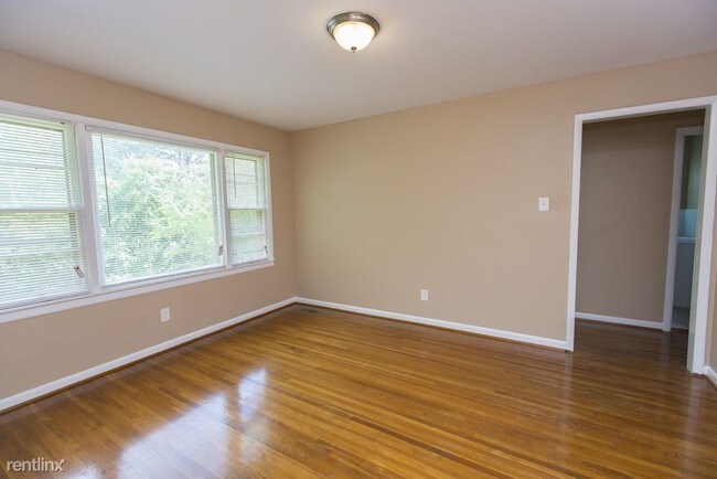 Foto del edificio - 3 br, 1 bath House - 604 Avenue J