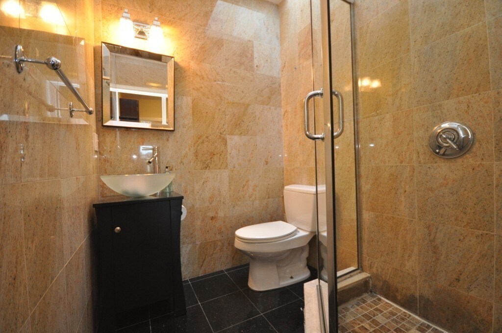 Foto del edificio - 218 Newbury St