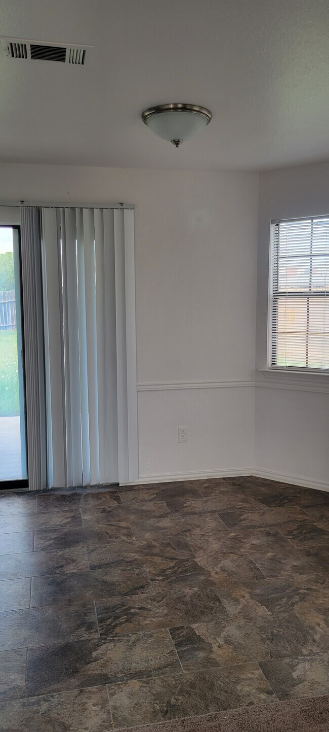 Building Photo - 3601 Winchester Dr