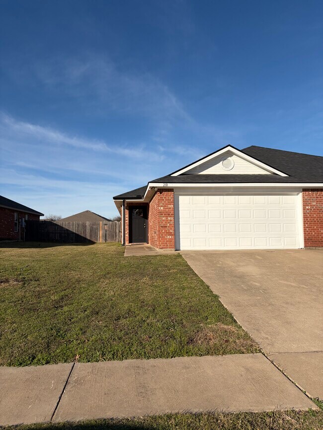 Foto del edificio - 208 Robin St