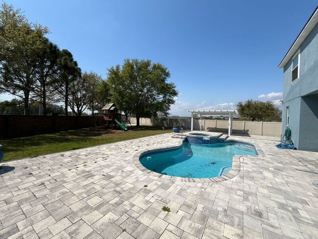 Foto del edificio - 13110 Moss Park Ridge Dr