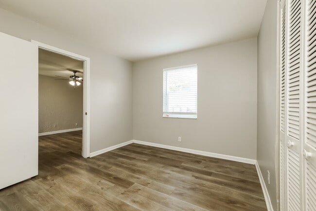 Building Photo - 295 Cherry St