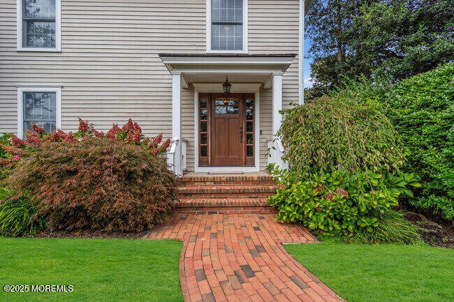 Foto del edificio - 8 Glenwood Pl