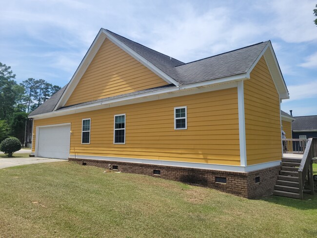 Building Photo - 3611 Castle Pines Ln