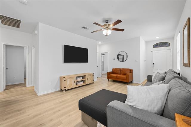 Foto del edificio - 1524 Bennington Ln