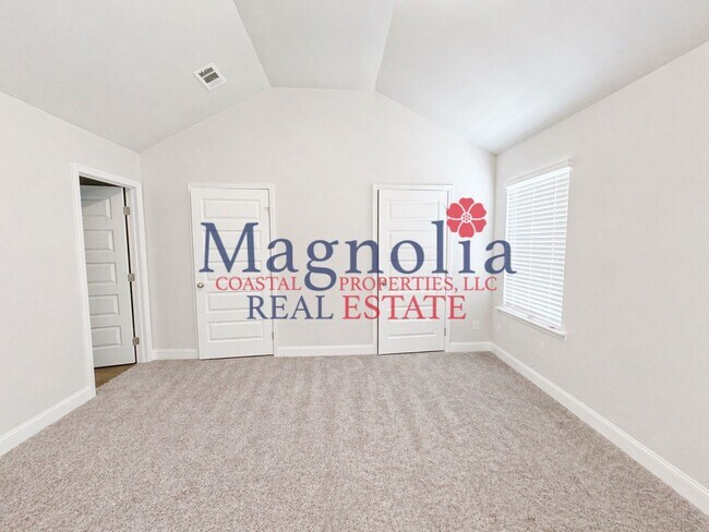 Foto del edificio - 3 Bedroom 2.5 Bathroom Townhome in Richmond Hill, GA