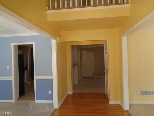 Building Photo - 100 Ivy Manor