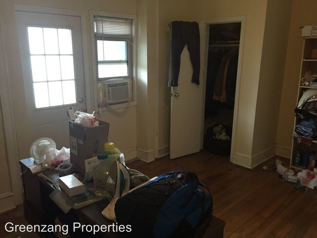 Building Photo - 207 S 46th St