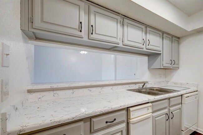 Foto del edificio - 2830 S Bartell Dr