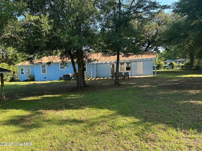 Building Photo - 4735 Cedar Ln SW