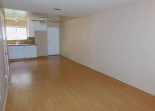 Building Photo - 8280 Brentwood Blvd