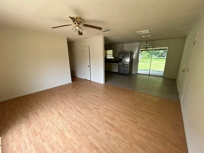 Building Photo - 5509 Rainbow Ln