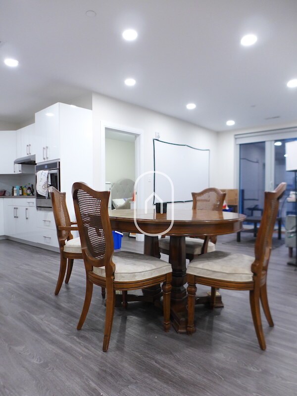 Building Photo - 19 Saint Cyprians Pl