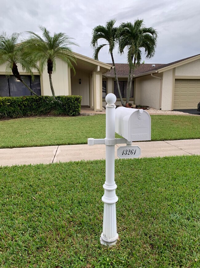 Foto del edificio - 13261 SW 102nd Terrace