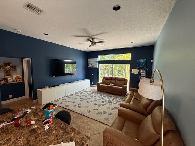 Building Photo - 4227 Sabal Ridge Cir