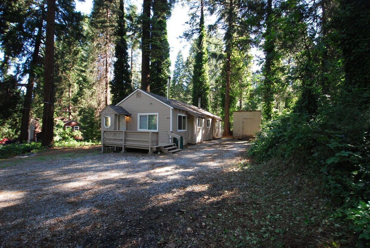 2931 Laurel Dr, Pollock Pines, CA 95726 House Rental in Pollock Pines
