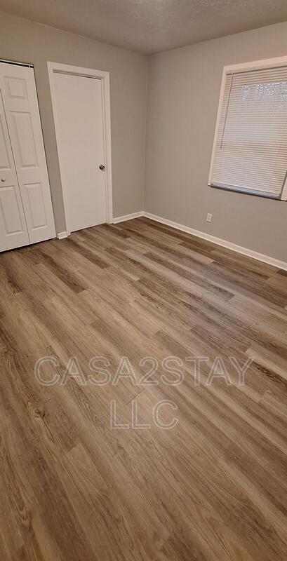 Foto del edificio - 674 Knox Blvd