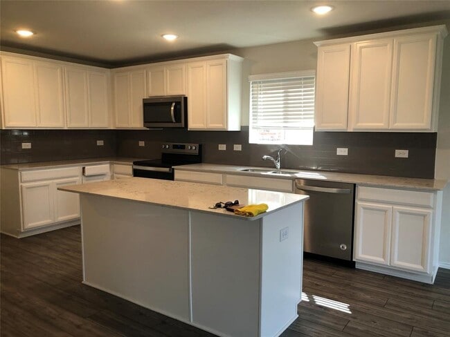 Building Photo - 1441 Lumberton-