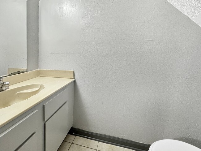 Building Photo - 7843 Sail St