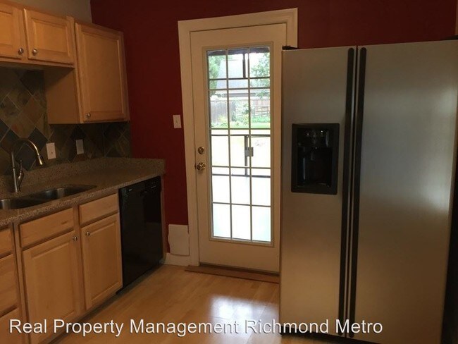 Foto del edificio - 3 br, 2 bath House - 821 Pepper Ave