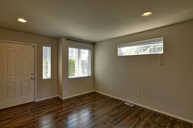 Foto del edificio - Spacious Craftsman Style Home - Pet Friendly!