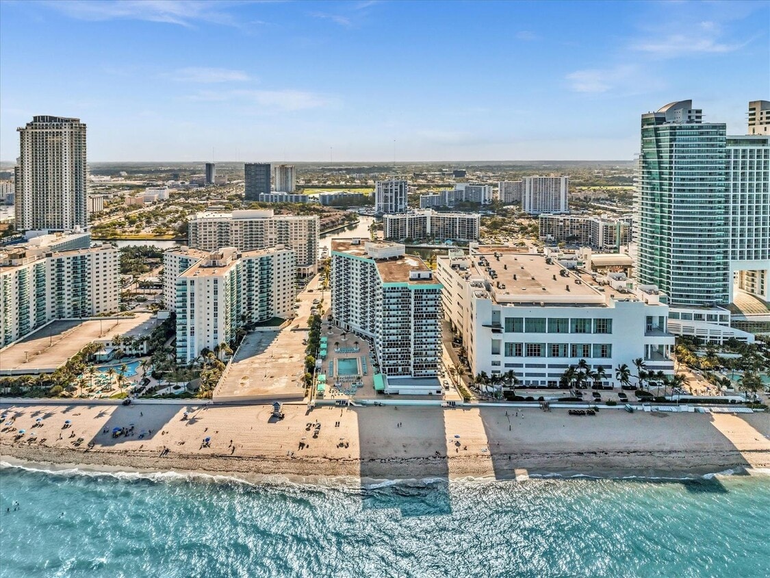 Primary Photo - 3725 S Ocean Dr