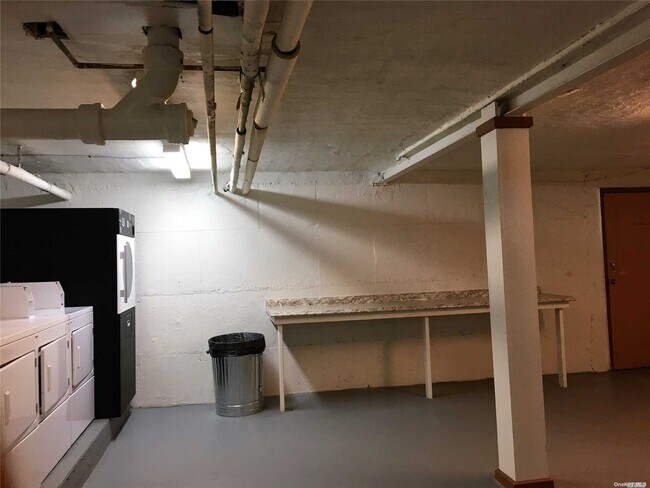 Building Photo - 120 Division Ave