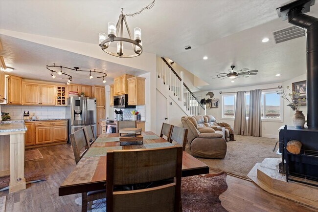 Foto del edificio - 15916 Hill Top Cir