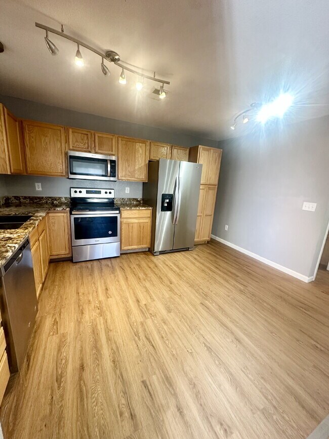 Foto del edificio - 216 Country West Rd