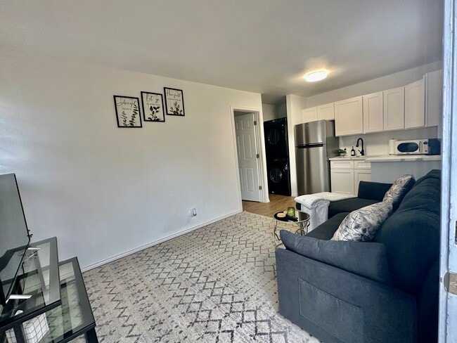 Building Photo - 115 Mist Flower Dr