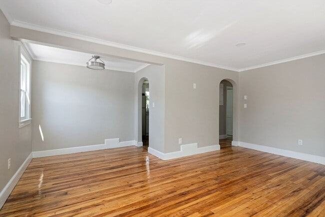 Building Photo - 25 Paragon Rd