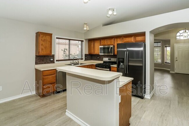 Foto del edificio - 1715 Watercreek Dr