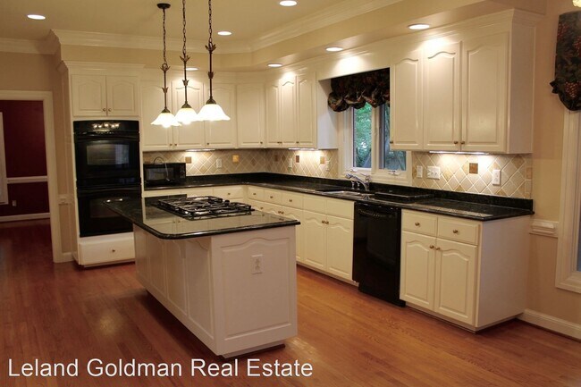 Building Photo - 5 br, 3 bath House - 1236 Barn Brook Road