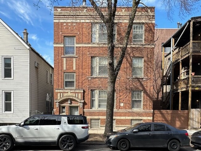 Building Photo - 1406 W Cornelia