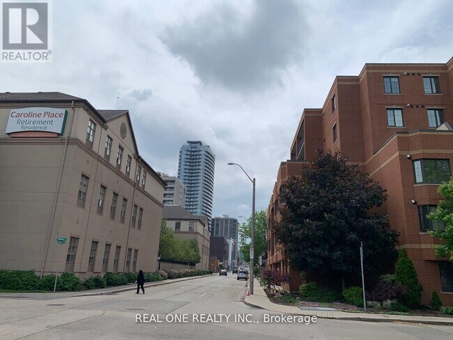 Building Photo - 47 Caroline St N