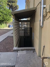 Building Photo - 3419 La Luz Ave