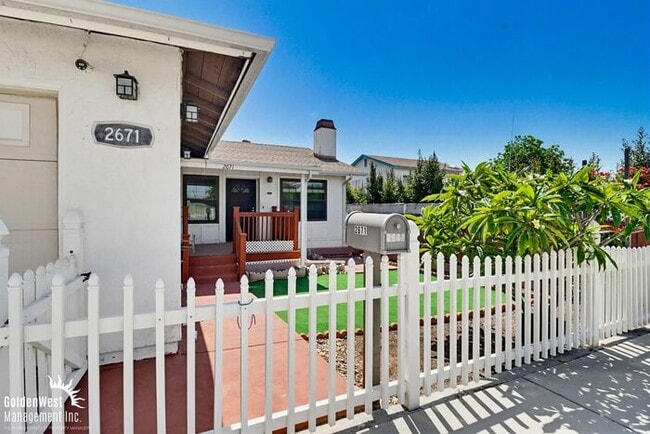 Building Photo - Lovely 3Bdm 2Ba Home with Spacious Outdoor Raised Deck in Lemon Grove!