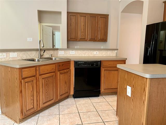 Building Photo - 2024 Londonderry Dr