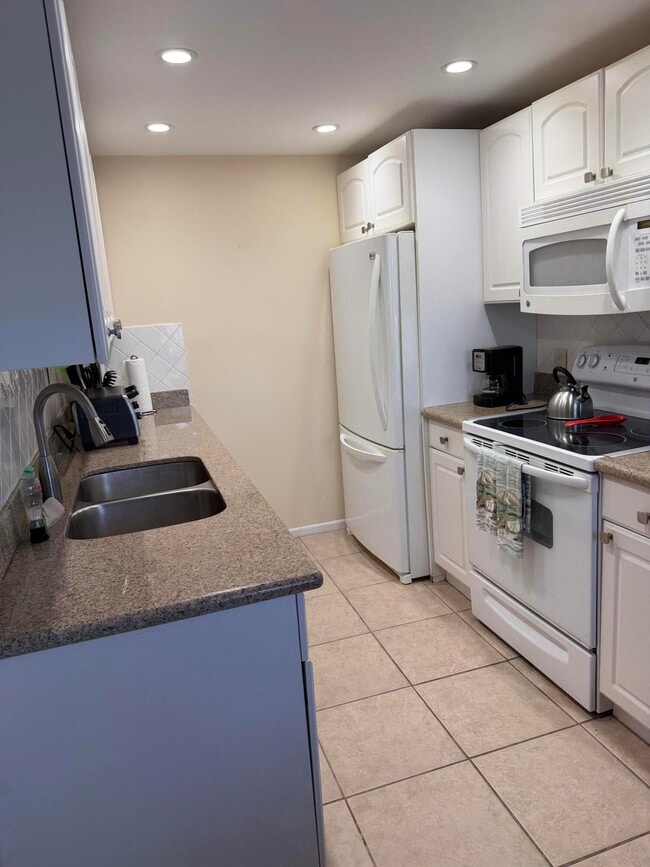 Building Photo - 2029 Exeter