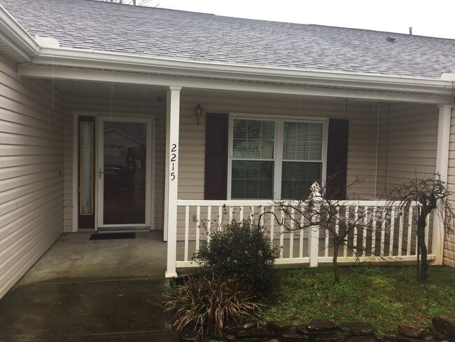 Foto del edificio - 2BR/ 2BA 1 Car Garage Condo in West Knox -...