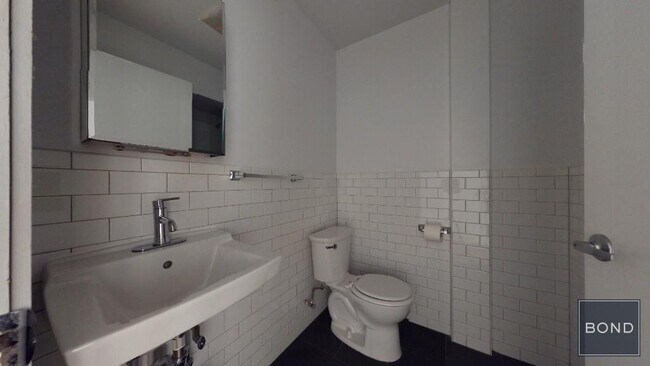 Foto del edificio - 312 E 91st St