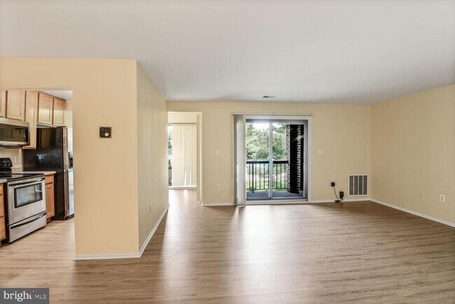 Foto del edificio - 8010 Needwood Rd