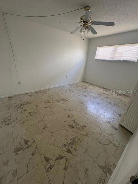 Foto del edificio - 3325 Bee Ridge Rd